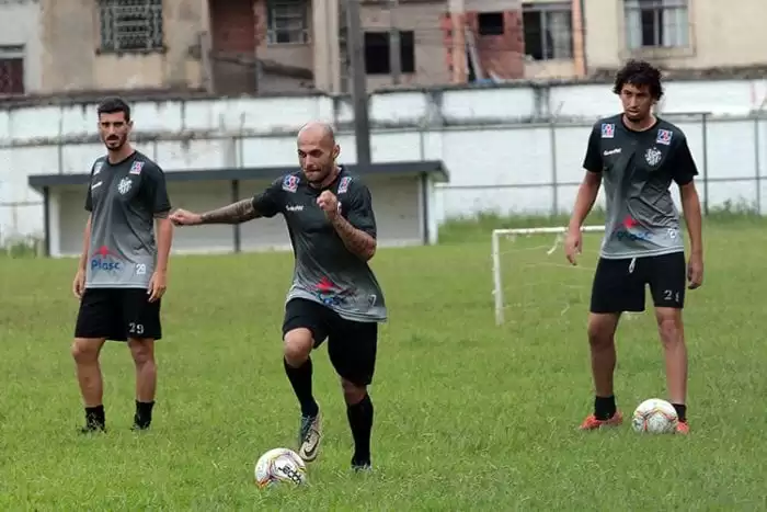 Atacante Yan Suhet está de volta ao Tupi para o Módulo II 1 esp tupi foto fernando priamo 2