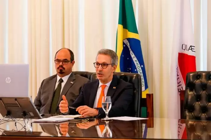 Governo de Minas vai fazer requisição de respiradores sem uso na iniciativa privada 1 zema