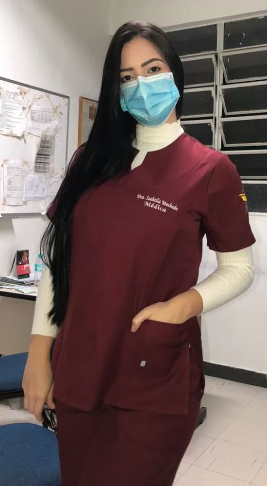 A médica Isabella Campos Machado, que atua na linha de frente da Covid-19, na Santa Casa de Belo Horizonte 1 A médica Isabella Campos Machado, que atua na linha de frente da Covid-19, na Santa Casa de Belo Horizonte