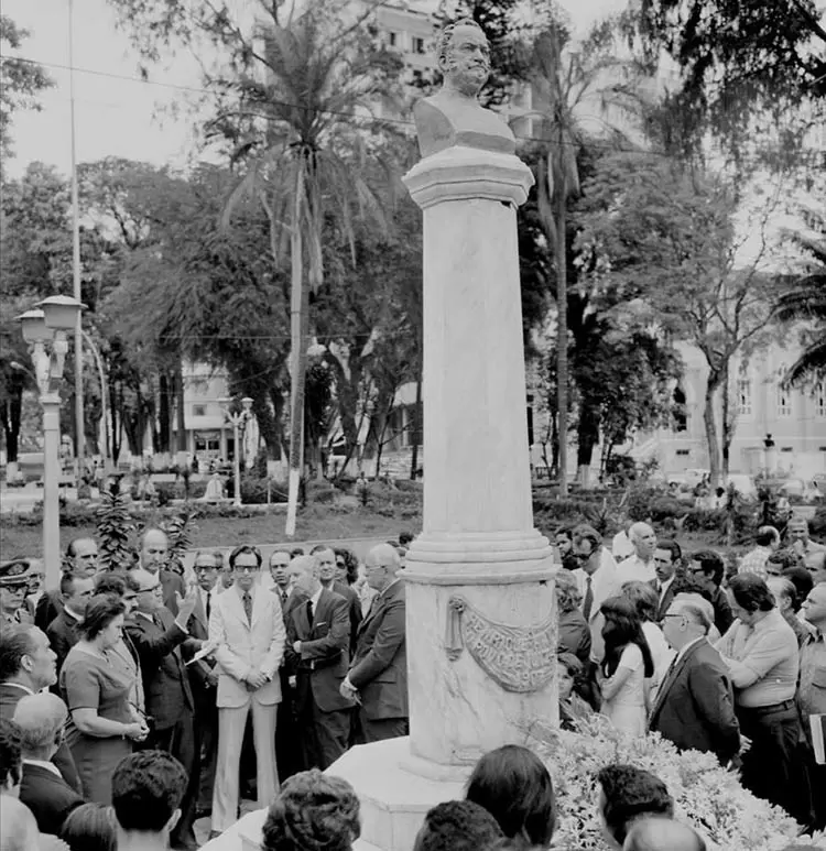 Conhece a história dos monumentos de JF? Especialistas discutem a relevância das nossas estátuas e bustos 2 whalfeld