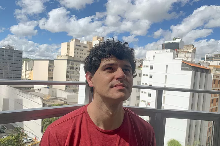 Nathan Itaborahy lança álbum inspirado no cotidiano e na cidade 1 Nathan Itaborahy Crédito na foto de Clara Castro