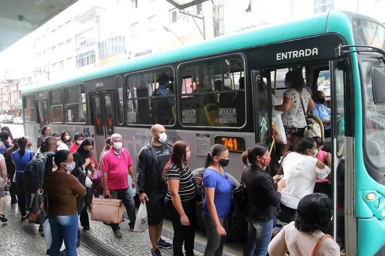 Usuários temem risco de contágio em ônibus lotados de JF 3 Transporte Público20 fernando Priamo 2