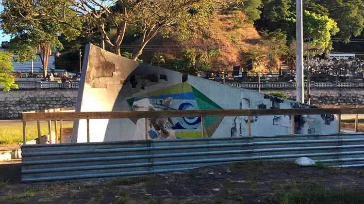 Marco do Centenário é cercado na Praça da República 1 marcocercado