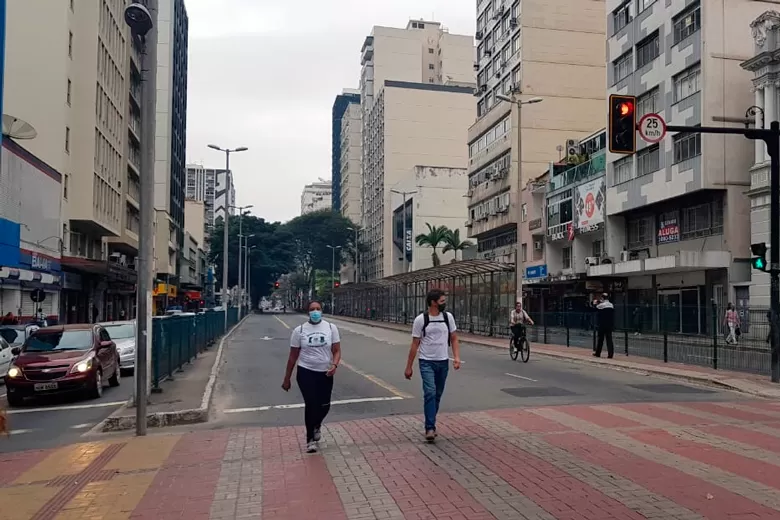 Greve inicia com toda a frota do transporte público parada em Juiz de Fora 1 6greve dos ônibus by leo costa