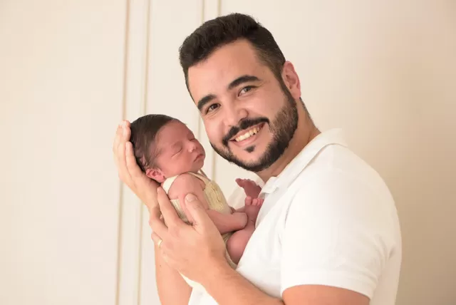 Evertton Fernandes Maria com o filho Antônio-001