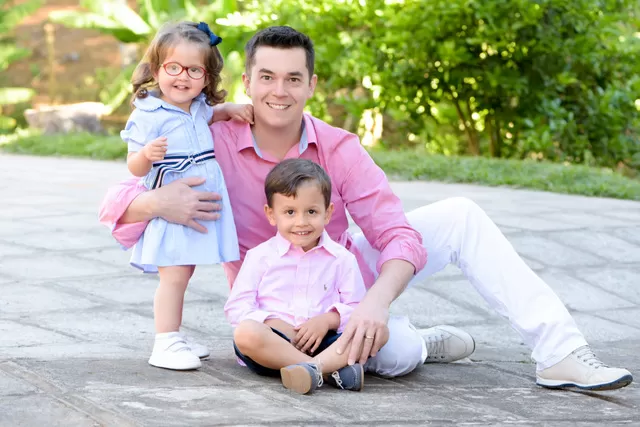Thiago Barros com os filhos Joaquim e Maria-001