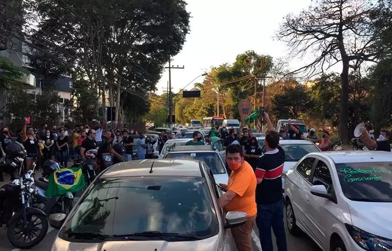 Em carreata, donos de bares e restaurantes pedem reabertura dos estabelecimentos 2 protesto bares e restaurantes by fernando priamo