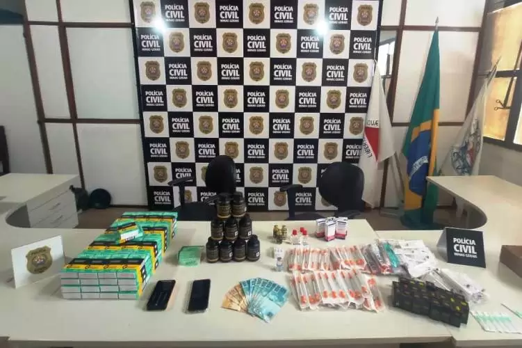Polícia Civil prende suspeito de tráfico de drogas e apreende anabolizantes 1 apreensao anabolizantes foto policia civil