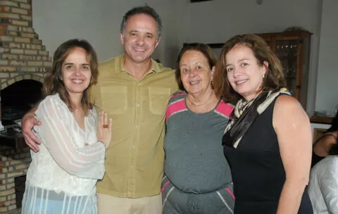Marília Allemand ladeada pelos filhos Maria Alice, Henrique e Rosane 1 Marília Allemand ladeada pelos filhos Maria Alice, Henrique e Rosane Foto: Andréa Ottoni