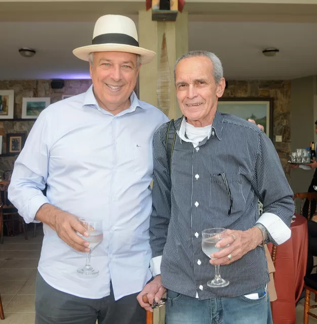 José Lúcio Fernandes com o fotógrafo Toninho Carvalho que hoje comemora 80 anos 1 José Lúcio Fernandes com o fotógrafo Toninho Carvalho que hoje comemora 80 anos