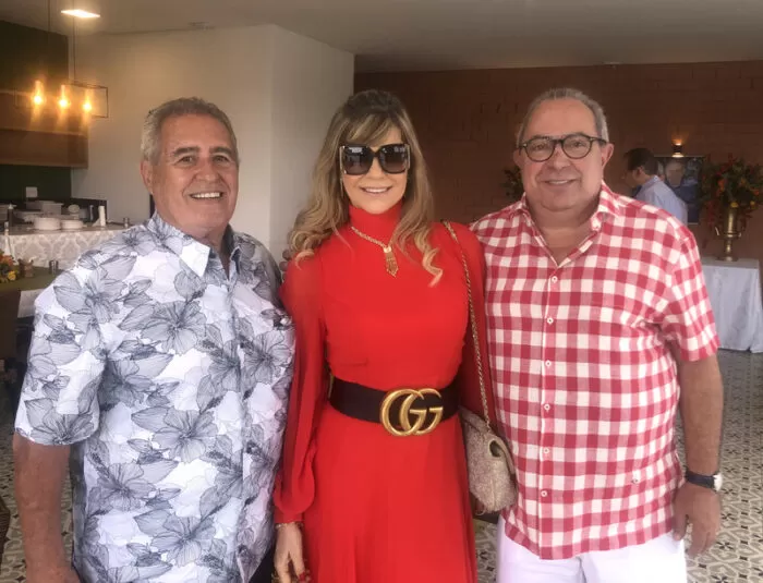 Eduardo Villela de Andrade com Valéria e Rogério Adum Araujo 1 Eduardo Villela de Andrade com Valéria e Rogério Adum Araujo