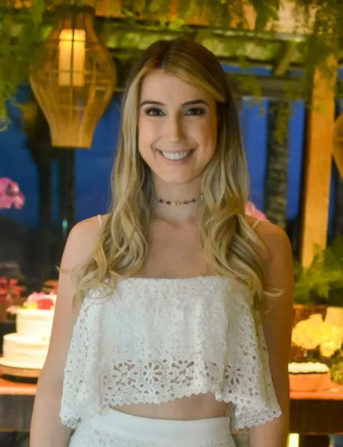 Thaís de Landa 194 001