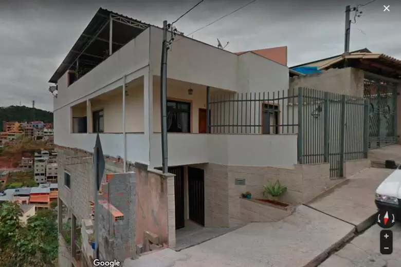 Defesa Civil mantém interdição de casa próxima a desabamento no Democrata 1 casa desaba no Democrata