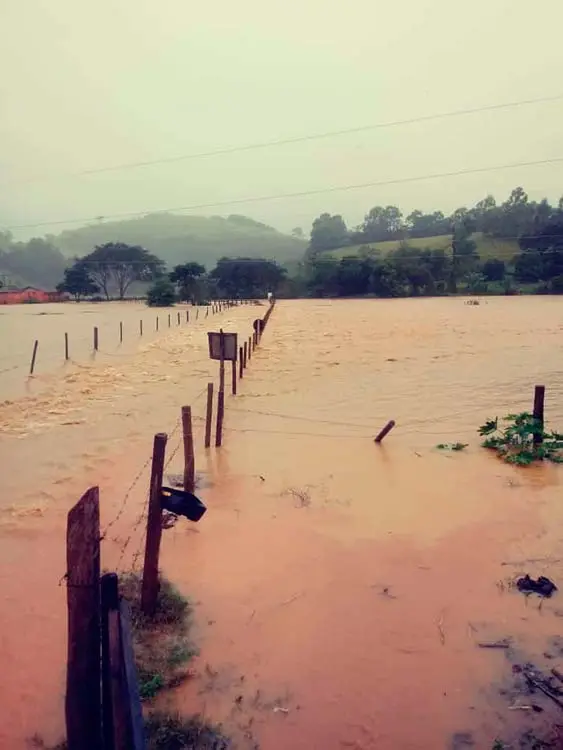 Chuvas deixam uma morte e mais de 1.700 pessoas desalojadas na Zona da Mata 1 chuva divino by divulgacao interna