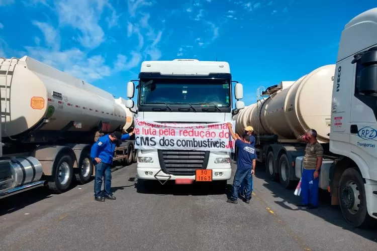 Greve dos tanqueiros em Minas pode afetar disponibilidade de combustível 1 greve dos tanqueiros foto sindtanque MG