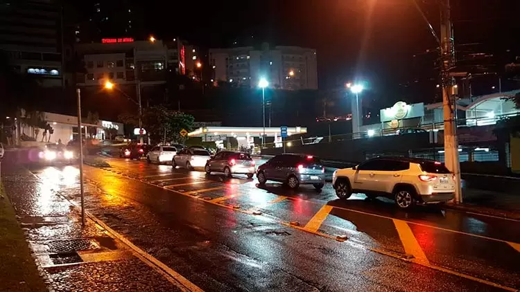 Greve dos tanqueiros afeta abastecimento em Juiz de Fora 1 poto de gasolina by fernando 2