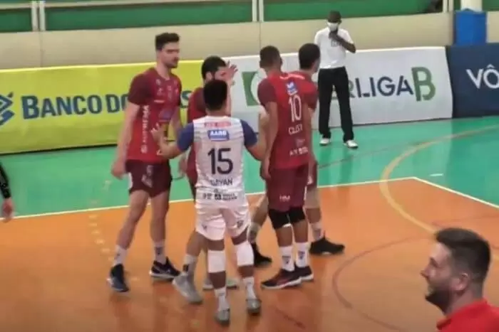 JF Vôlei vence Niterói novamente e vai às semifinais da Superliga B 1 19 03 2021 JF Volei reproducao Canal Volei Brasil 2
