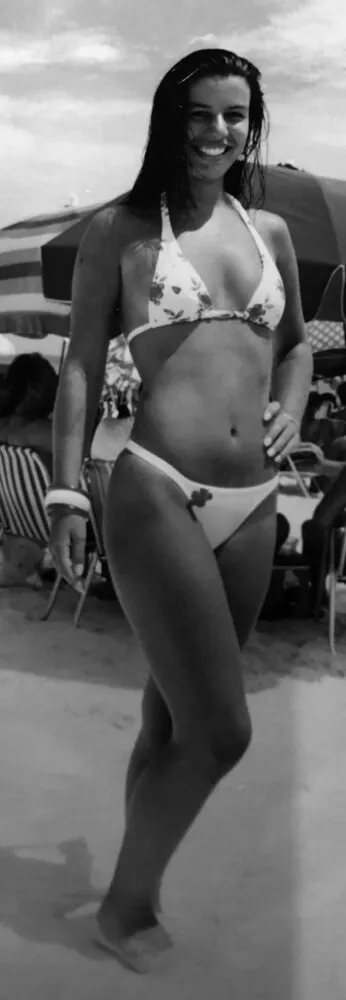 O charme de Júlia Torres 2 Flash Back: Paula Falce na Praia do Forte em 2000