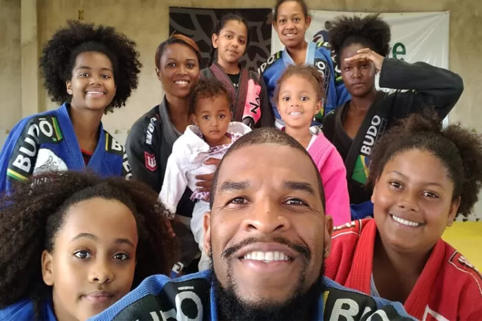 “O esporte salva vidas”: Projeto social do Santa Efigênia inicia jovens no judô e no futebol 1 esporte destacada 1