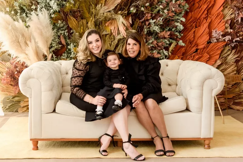 - Elisabete Manso Cesca com a filha Josielle Cesca Rocha e a neta Helena-001