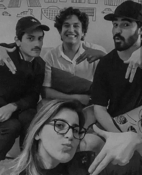 Podcasts eróticos são alternativa ao monopólio da imagem pornô 4 sócios-tela-preta-by-arquivo-pessoal