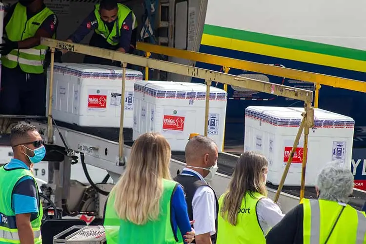 Estado recebe 572.400 doses de vacinas nesta terça-feira 1 vacinas Minas Gerais Fabio Marchetto SESMG