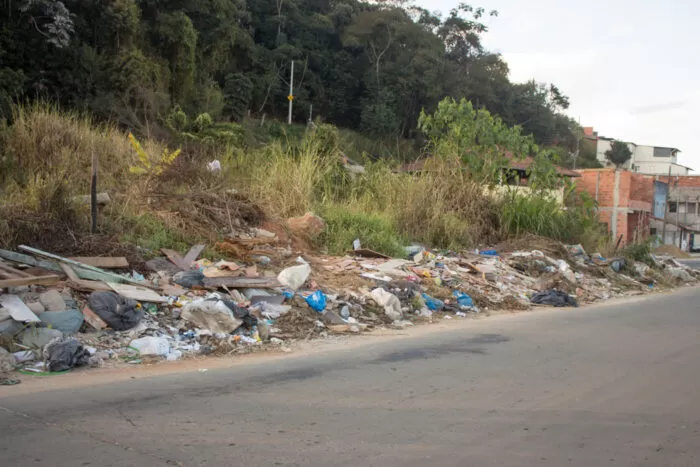 Descarte irregular de lixo é frequente em 60 pontos de Juiz de Fora 1 Lixo sujeira Sao Pedro Foto Jessica Pereira 11