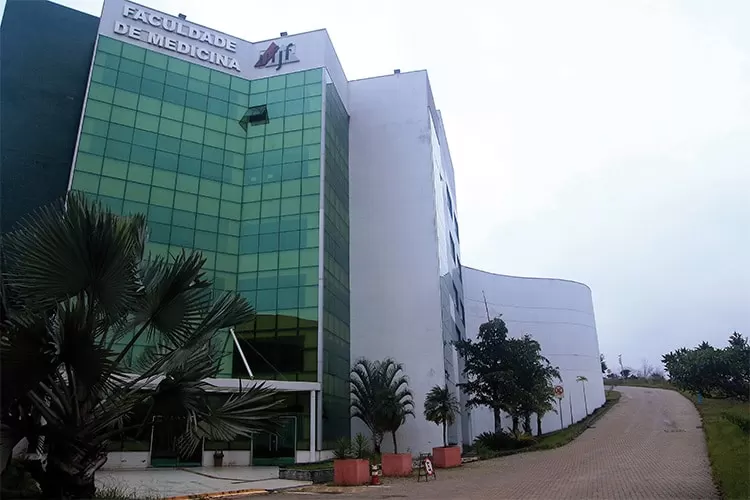 UFJF retoma aulas práticas presenciais para 4 cursos da área de saúde 1 ufjf medicina fernando priamo