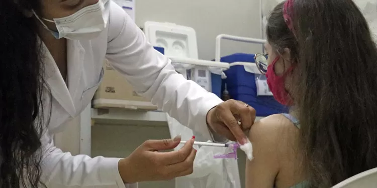 'Dia D' de multivacinação abre campanha de atualização do cartão de vacinas 1 'Dia D' de multivacinação