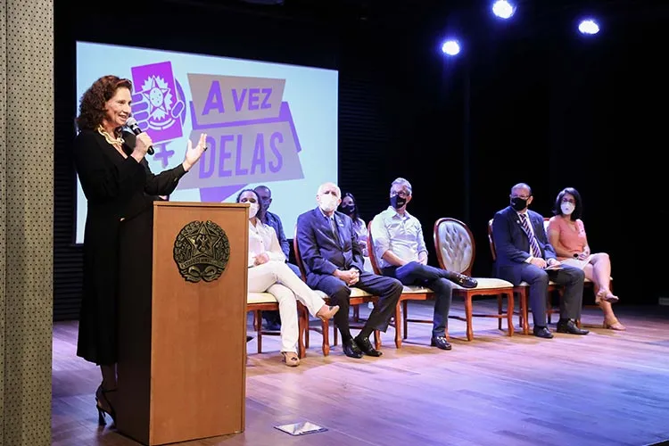 Estado lança plataforma de vagas para mulheres vítimas de violência 1 A VEZ DELAS by gil leonardi imprensa MG