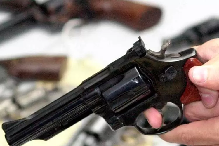 Ataque a tiros no Texas mata 14 crianças e um professor em escola infantil 1 arma de fogo revolver agencia brasil