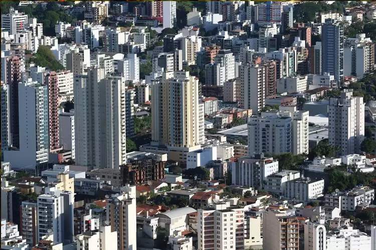 Volta às aulas presenciais reaquece setor imobiliário de Juiz de Fora 1 mercado imobiliario by fernandopriamo