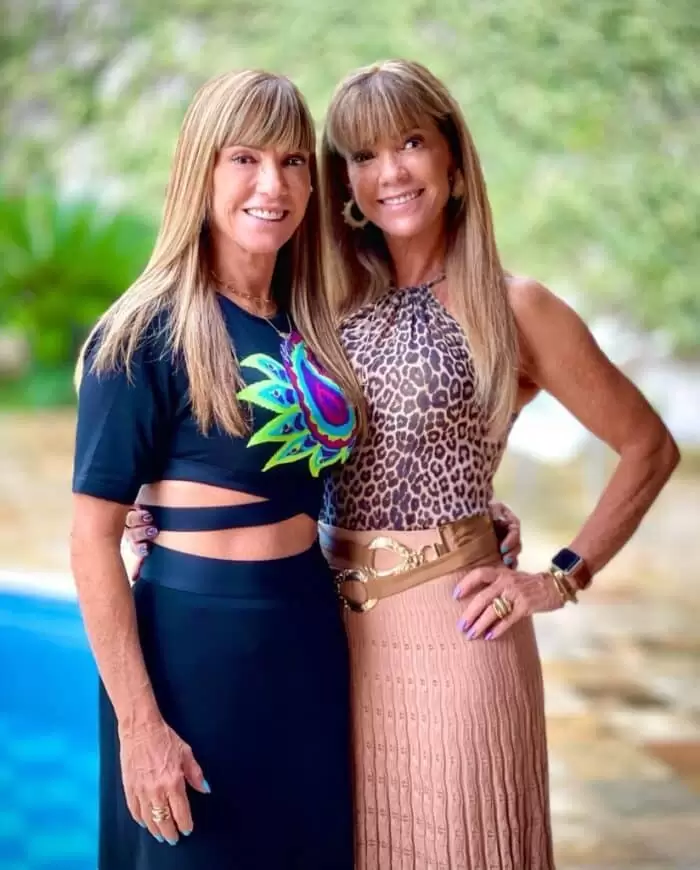 As gêmeas Ana Lúcia Ribeiro Signorelli e Ana Paula Ribeiro, elegantes aniversariantes desta terça-feira, anteciparam a comemoração no final de semana 1 As gêmeas Ana Lúcia Ribeiro Signorelli e Ana Paula Ribeiro, elegantes aniversariantes desta terça-feira, anteciparam a comemoração no final de semana