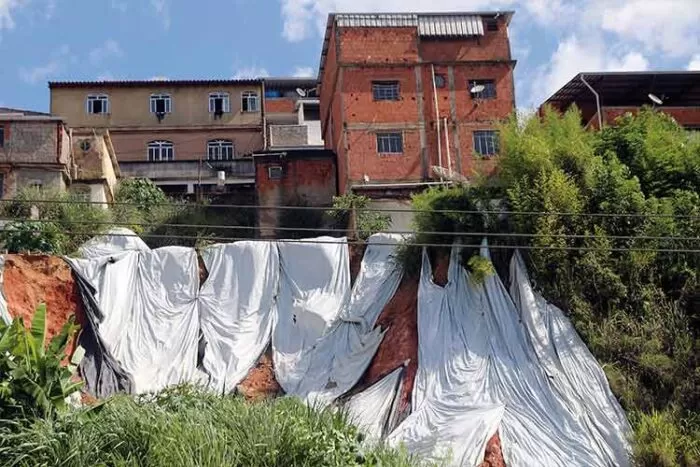 Moradores de 130 áreas de risco em JF convivem com medo e insegurança 3 R. Sao Jose e Rua Artur M Filho sao Benedito fernando priamo 13