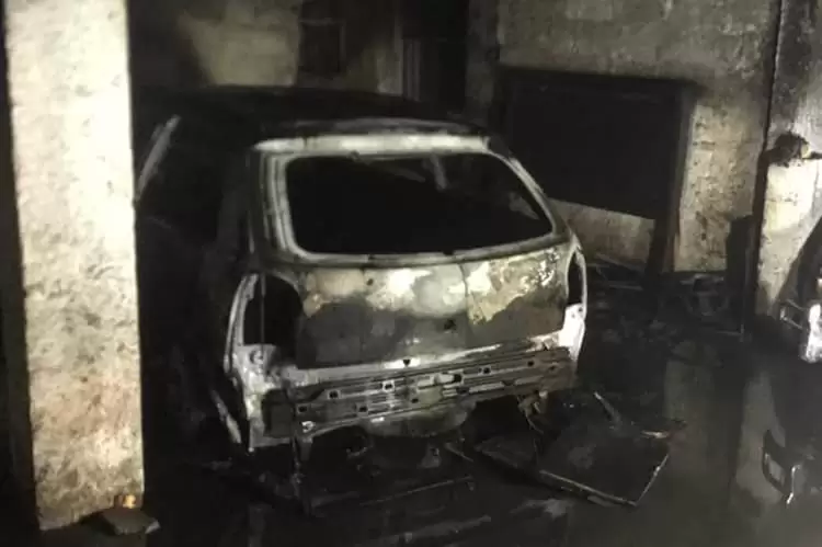 Sete pessoas são hospitalizadas após carro pegar fogo em garagem 1 incendio garagem by bombeiros