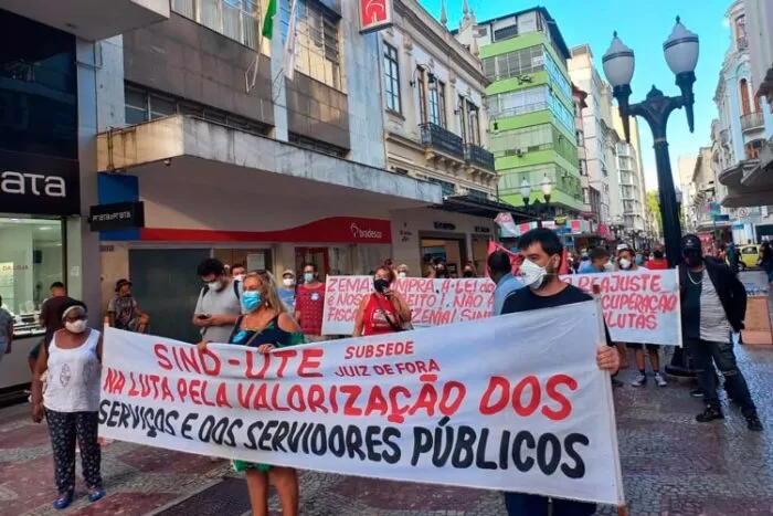Servidores da educação realizam assembleia e decidem manter greve 1 servidores divulgacao