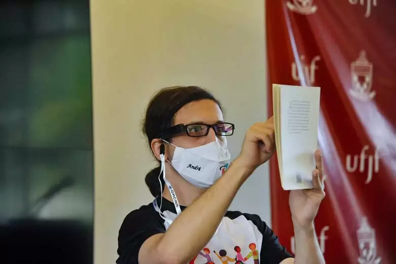 UFJF distribui óculos de tecnologia assistiva para alunos com deficiência visual 1 1oculos especiais ufjf by Carolina de Paula