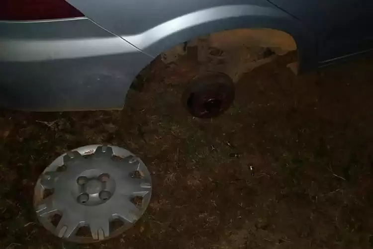 Furtos de pneus e rodas à noite deixam motoristas em alerta 1 furto de rodas e pneus arquivo pessoal