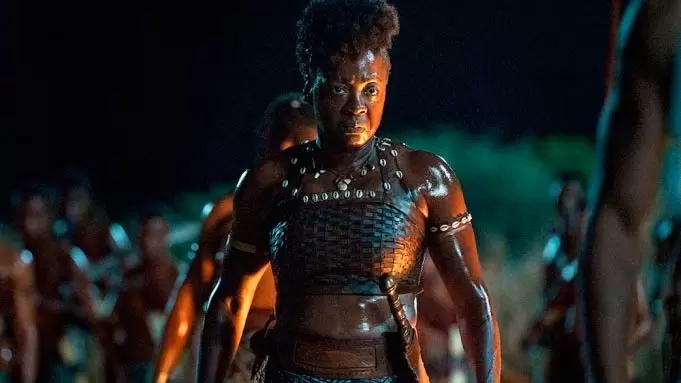 Viola Davis vai para a guerra em 'A mulher rei' 1 mulher rei