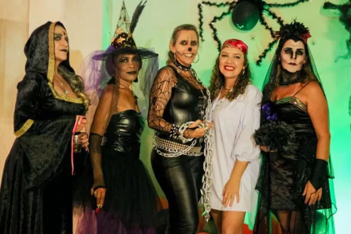 Coluna Cesar Romero - 01/11/2022 2 2 Alessandra Cesario Maria Jose Reis Gomes Adriana Imbroisi S