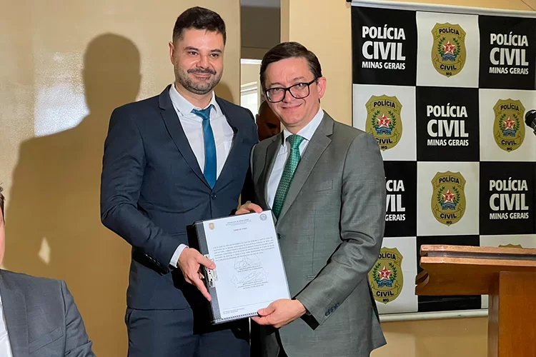 Novo delegado regional da Polícia Civil toma posse 1 Delegado PCMG 1