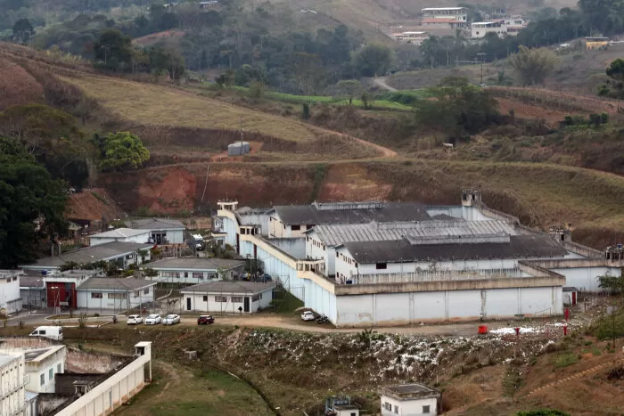 Polícia penal dispara para evitar invasão de penitenciária 1 PENITENCIARIA Ariosvaldo Campos fernando priamo 10