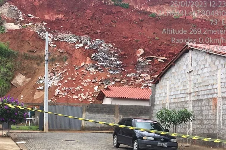 deslizamento uba divulgacao defesa civil 1