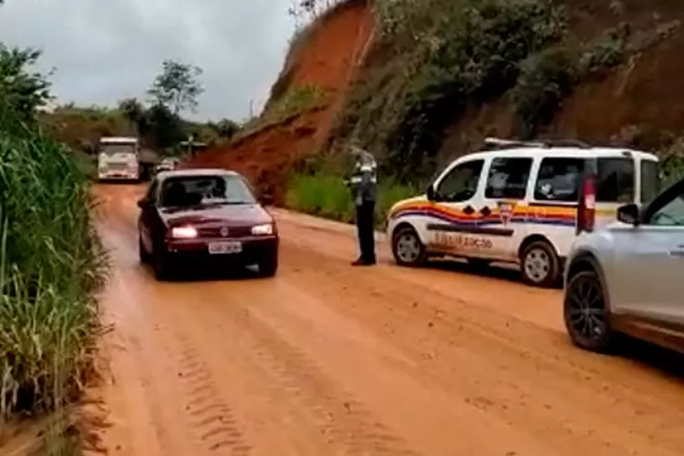 estrada rio novo by pmr