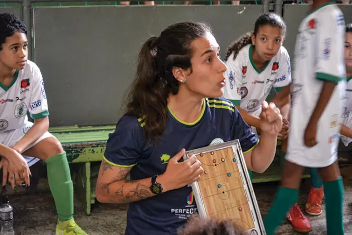 'Precisamos colocar a cara a tapa': mulheres relatam dificuldades no futebol local 2 Karina Pazzi arquivo pessoal