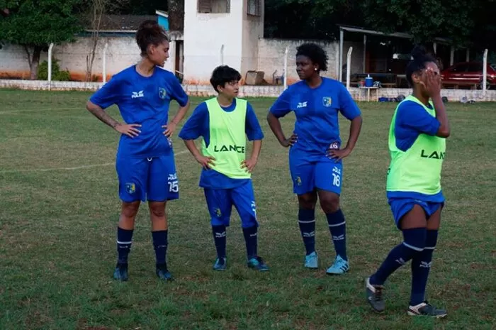 'Precisamos colocar a cara a tapa': mulheres relatam dificuldades no futebol local 1 Laylla Arquivo pessoal