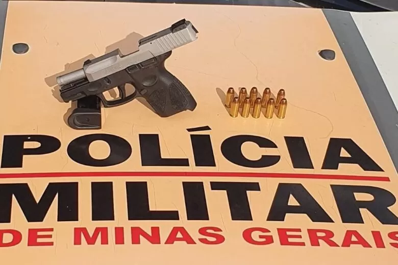 Motorista é preso por porte ilegal de arma de fogo na MG-353 1 WhatsApp Image 2023 03 25 at 16.08.11 e1679773994984