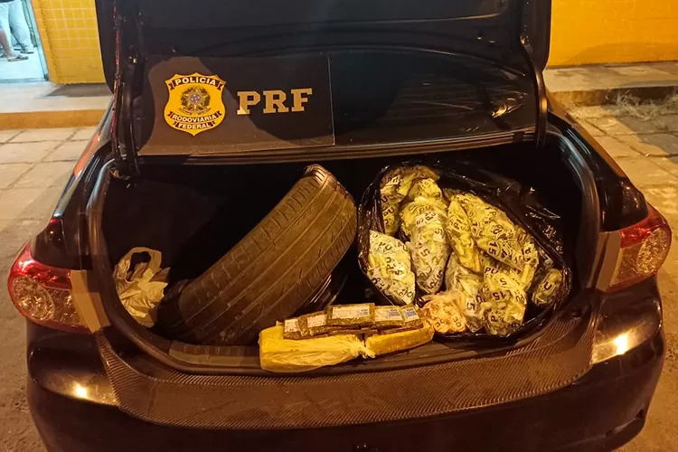 apreensao carro luxo1 by prf