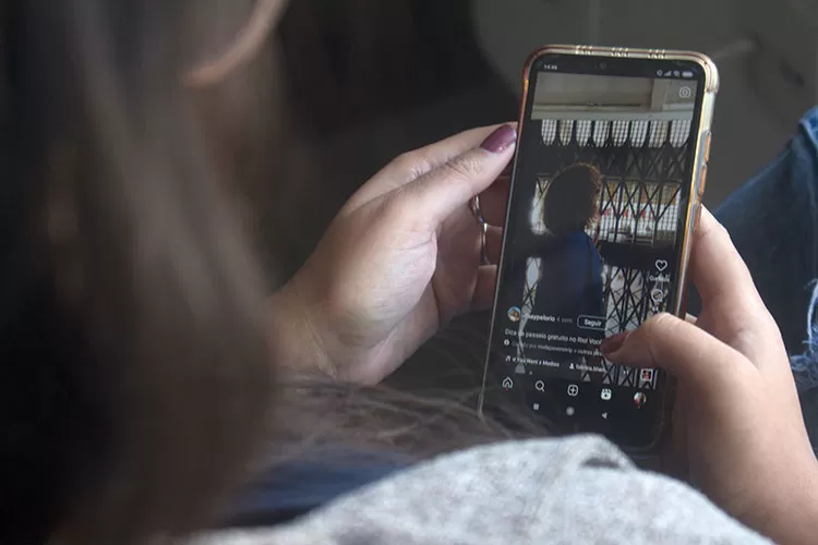 Medo de ficar desconectado do celular pode afetar a saúde de crianças e adultos 1 Nomofobia celular Luisa Junqueira