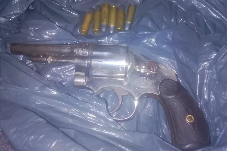 Preso é baleado por outro detento dentro de presídio em Juiz de Fora 1 arma presidio policia penal